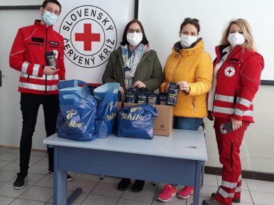 Káva pre hrdinov – charitatívny projekt spoločnosti Tchibo urobil radosť tisícom obdarovaných