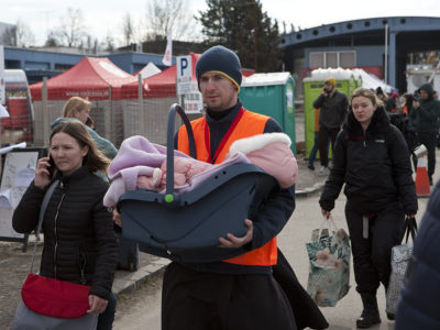 Ako pomáhajú mimovládky Ukrajine? Prinášame prehľad pomoci priamo na hraniciach, ale aj na diaľku