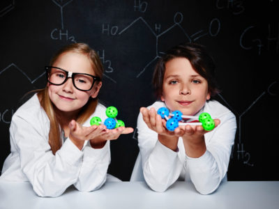 Školy môžu získať grant na popularizáciu vedy a techniky formou súťaží