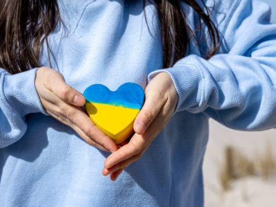 Poznáme organizácie, ktoré získajú finančnú podporu na pomoc ľuďom z Ukrajiny